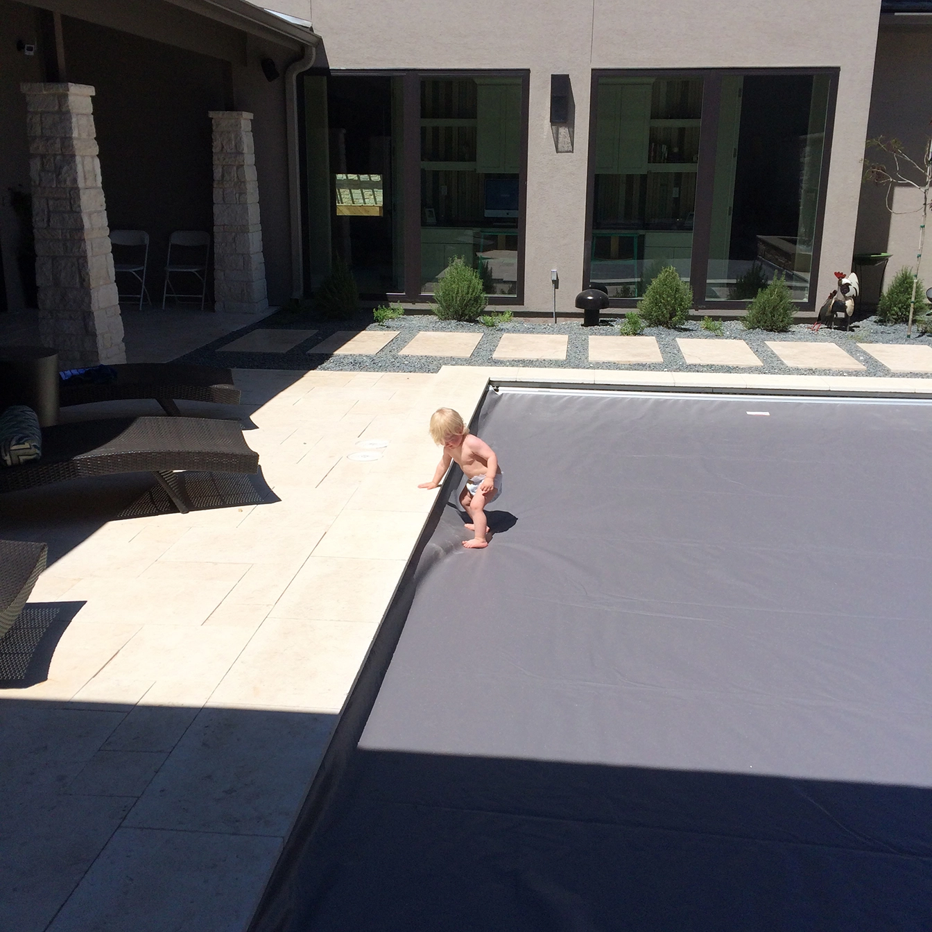 Automatic pool cover installation